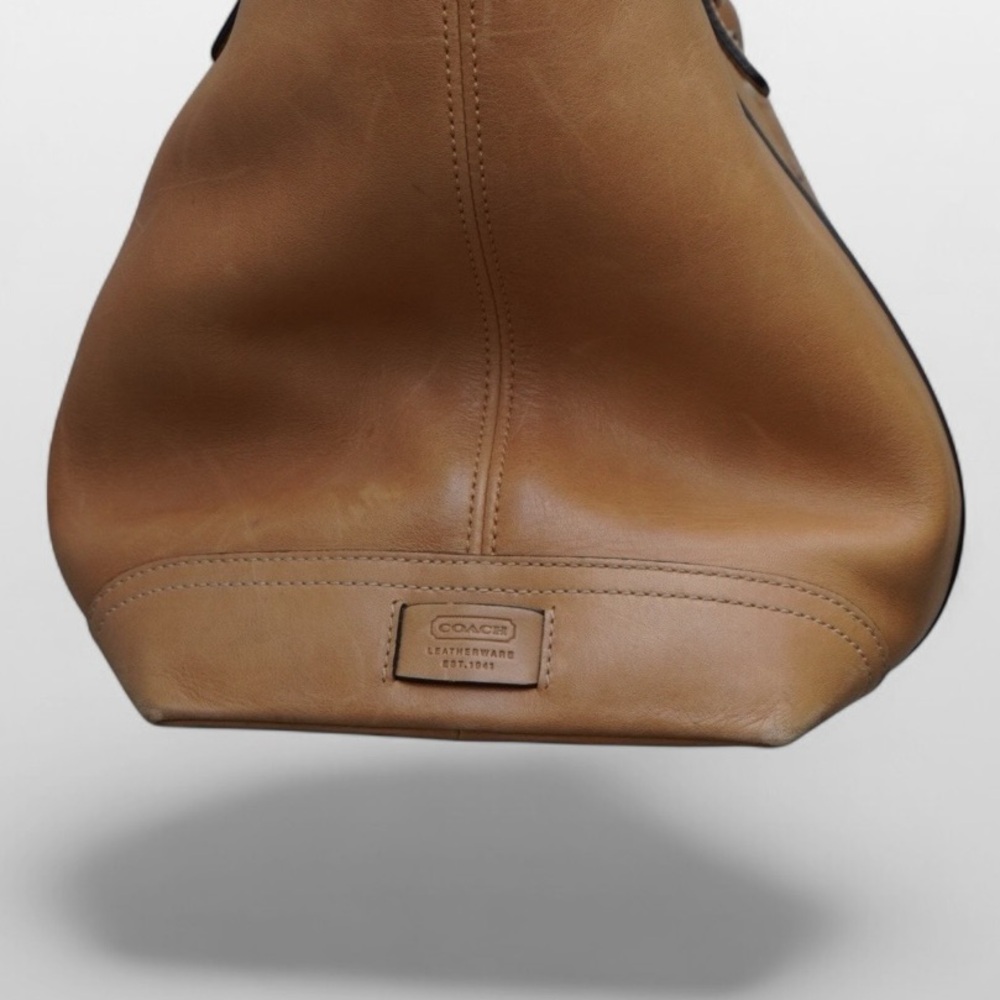 Vintage Coach Camel Leather Shoulder Bag - Picture 6 of 11